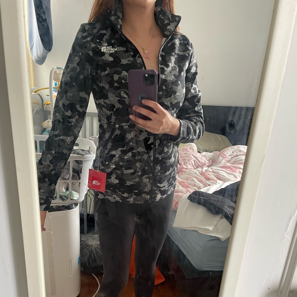 North face active outwear XS